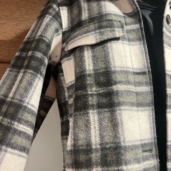 H&M long shacket - Picture 2 of 7